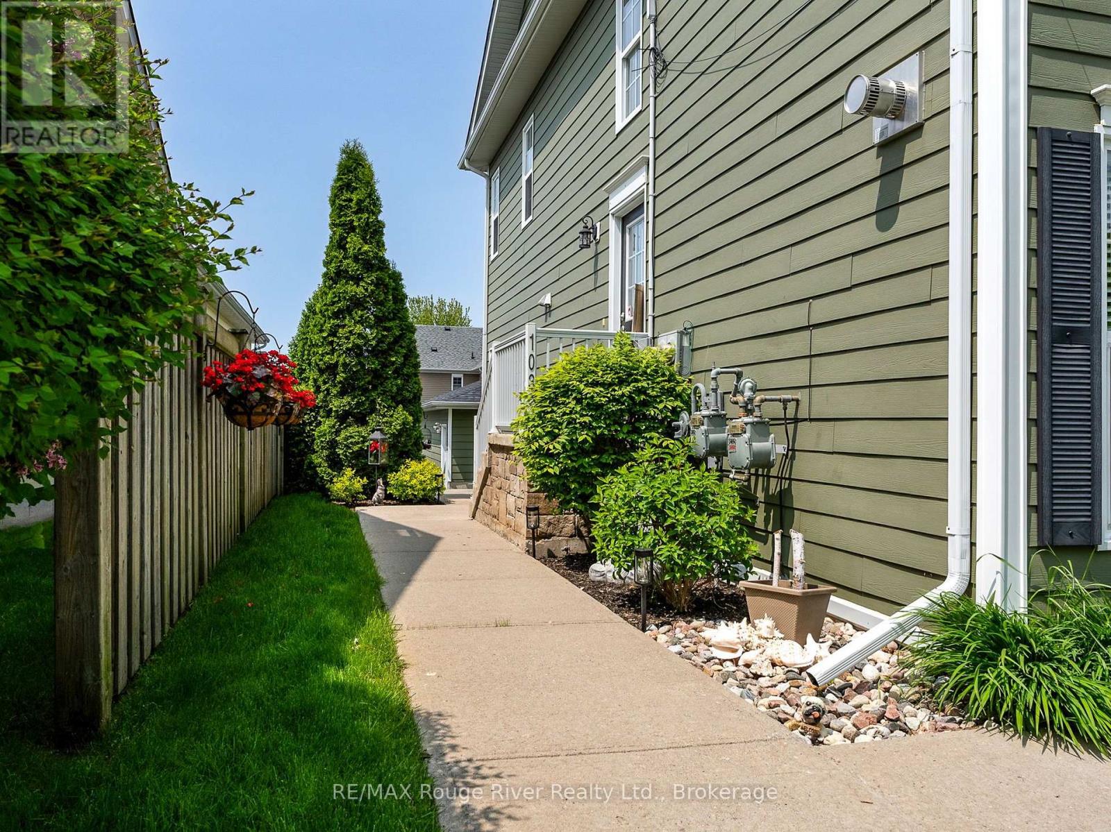 103 - 845 SMITH ROAD