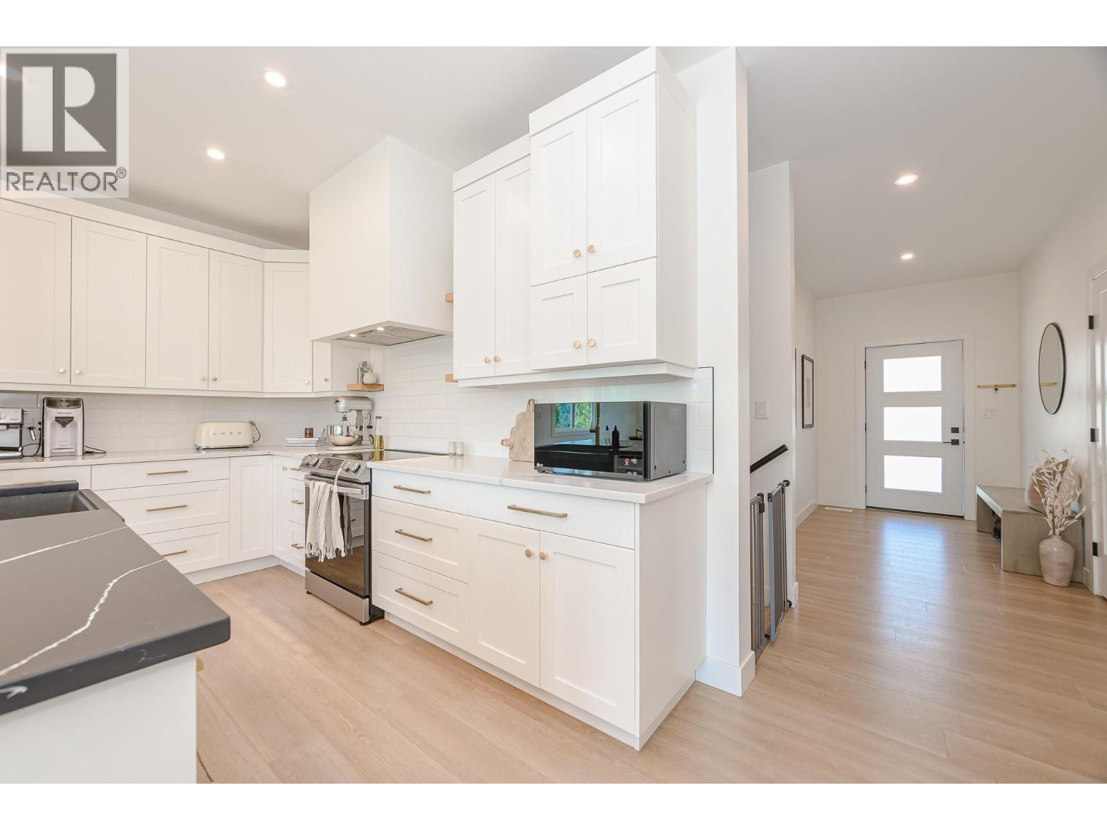 952 Ridgewood Drive