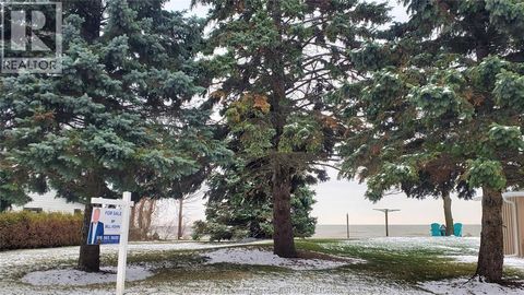 1351 Heritage ROAD Kingsville ON N8H4C9