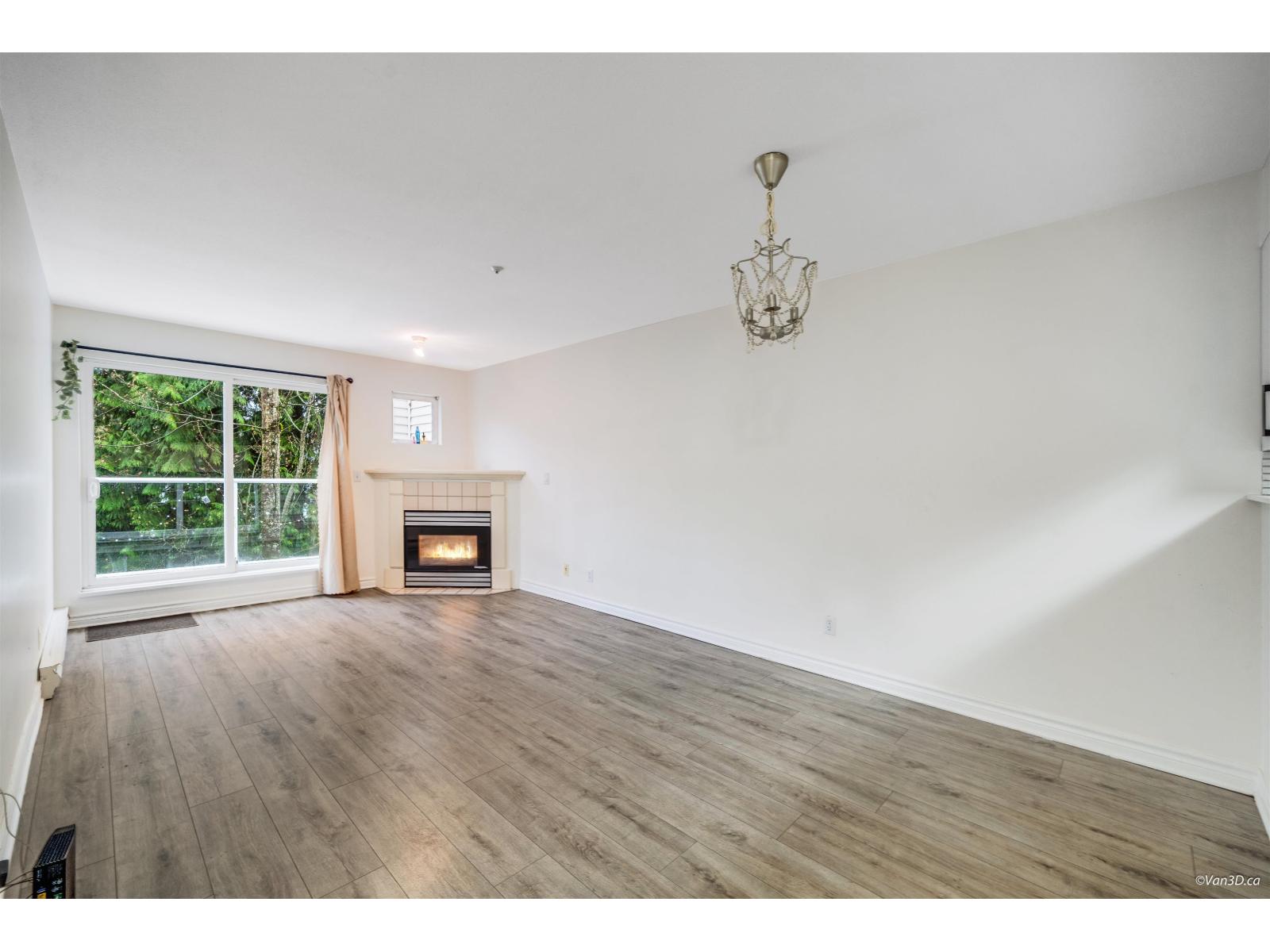 C302 9848 WHALLEY BOULEVARD
