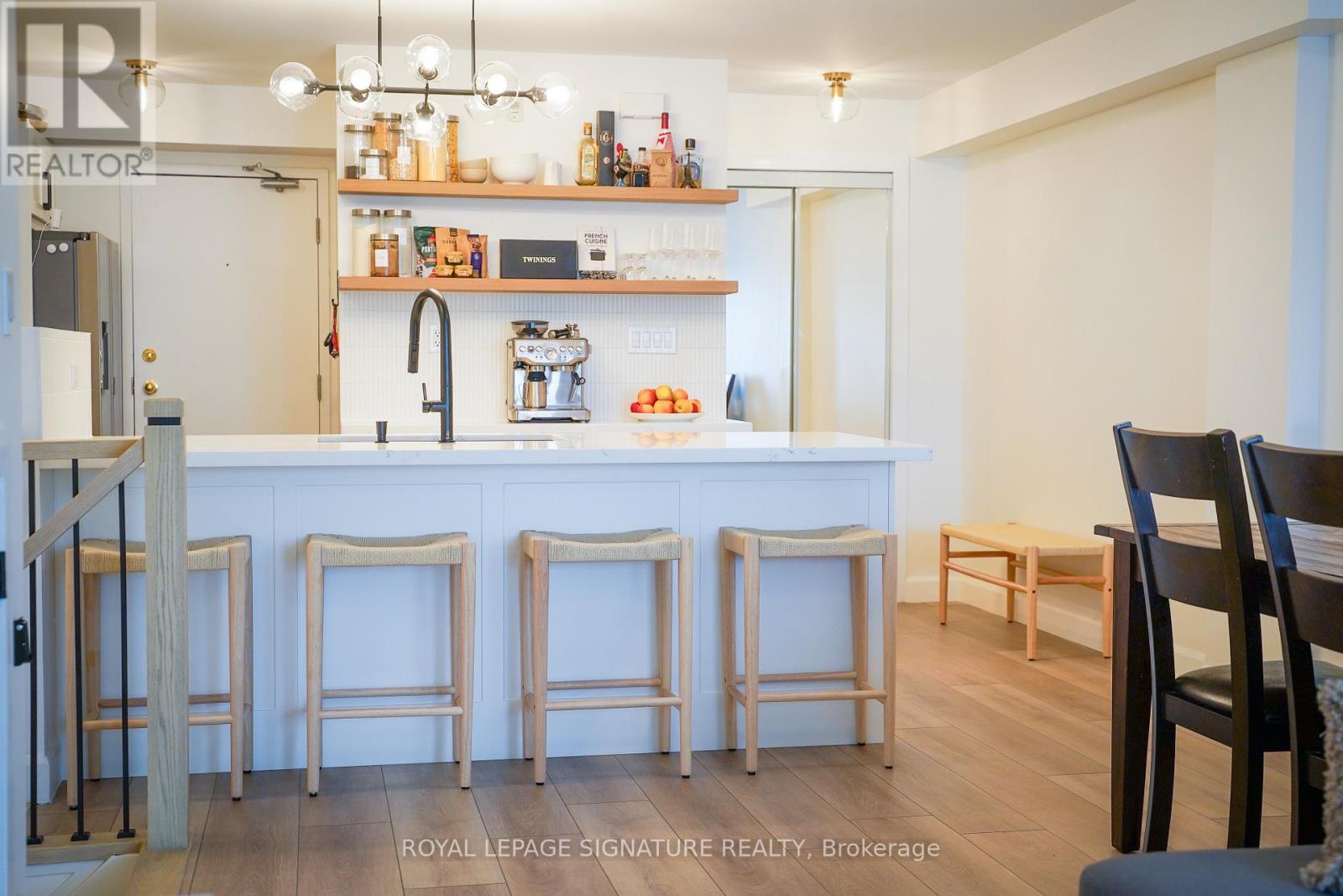 TH 5 - 118 FINCH AVENUE W