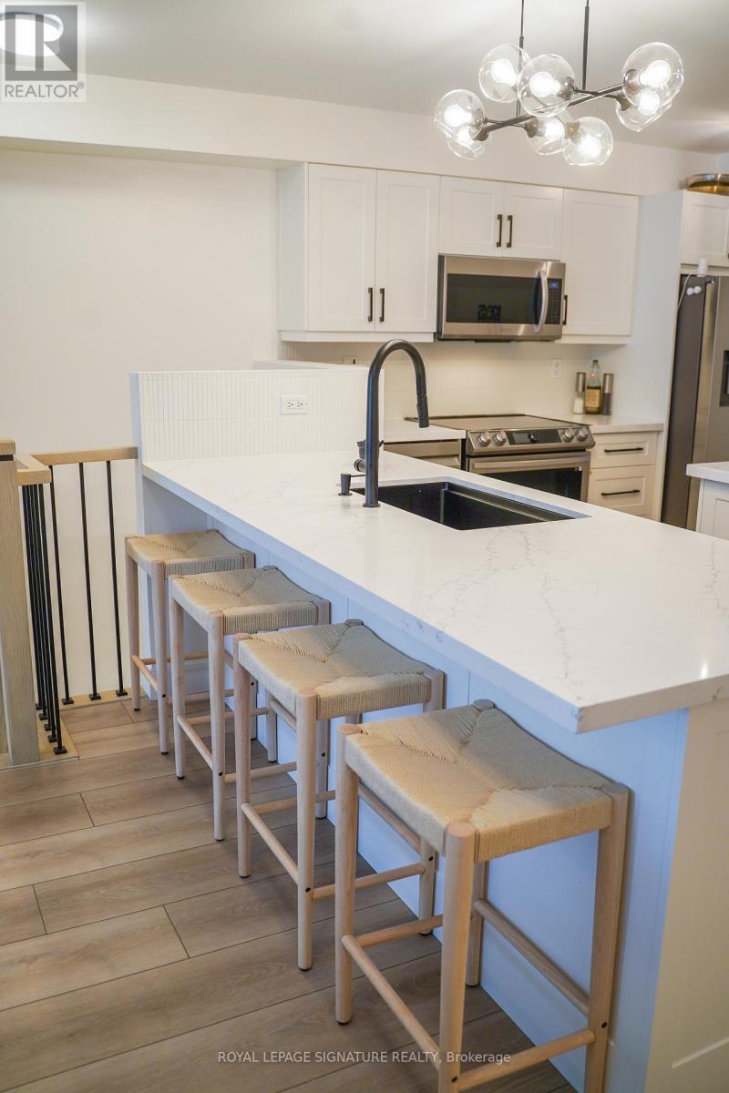 TH 5 - 118 FINCH AVENUE W