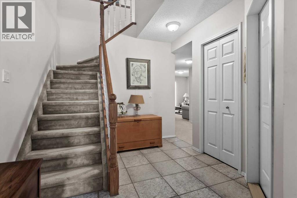 180 Valley Ridge Heights NW