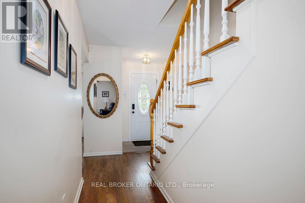 31 OAKHURST CRESCENT