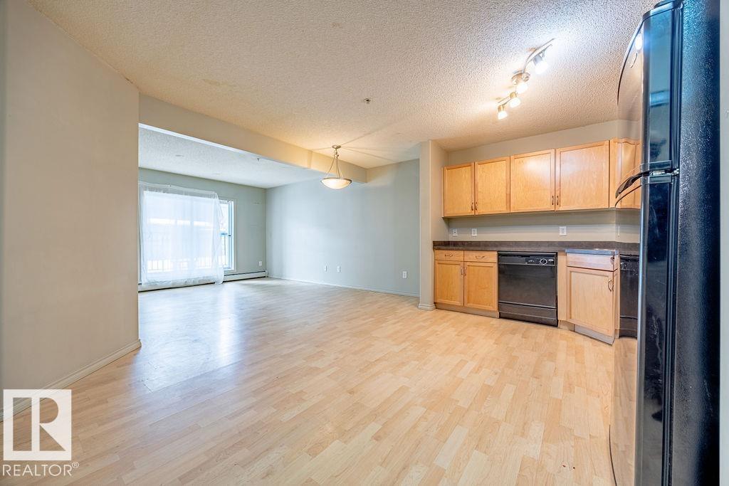 #122 646 MCALLISTER LO SW