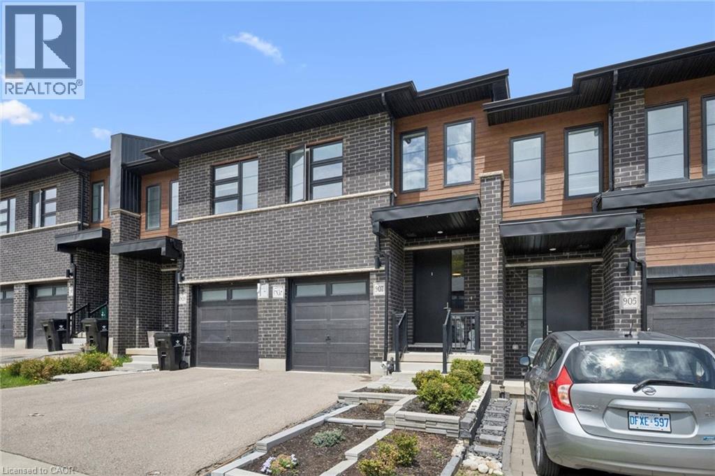 907 ROBERT FERRIE Drive