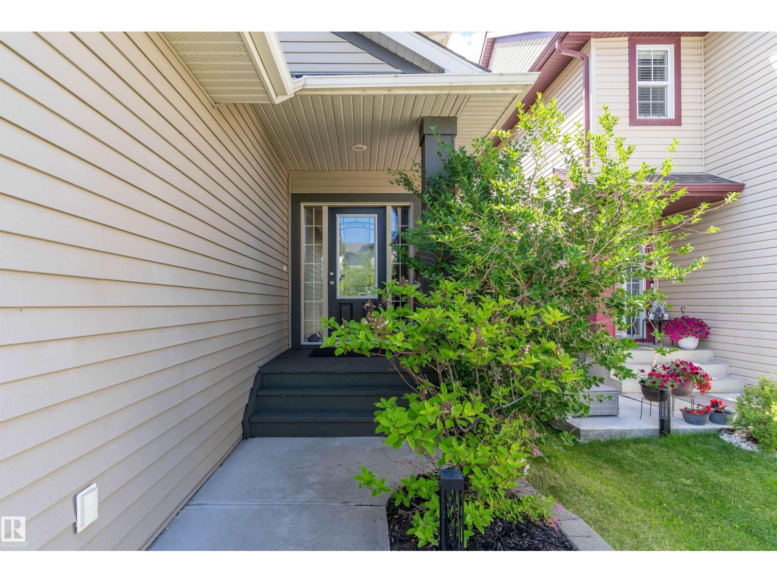 1708 32 ST NW