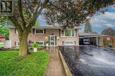 15 WESTBURY Crescent Cambridge ON N3C3J5