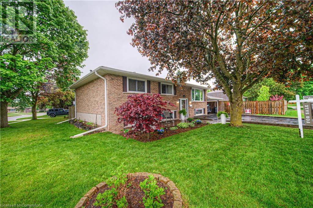 15 WESTBURY Crescent