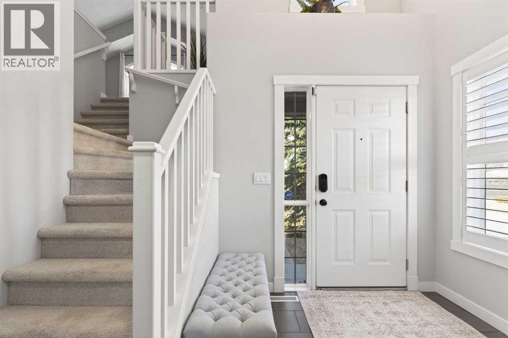 4 Cougarstone Square SW