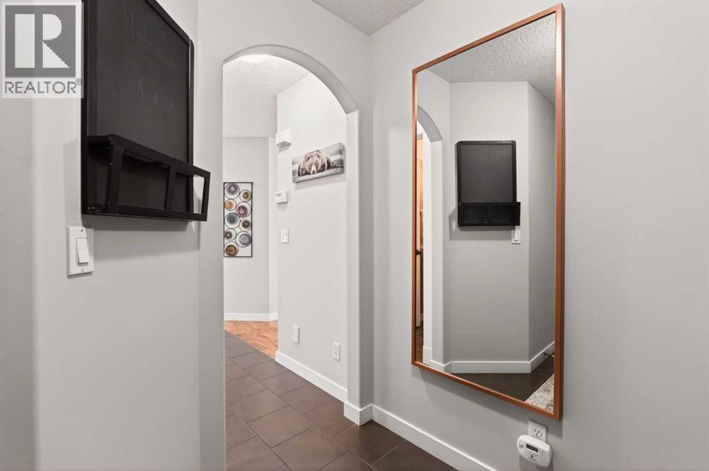 4 Cougarstone Square SW