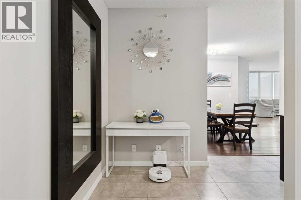 807, 325 3 Street SE