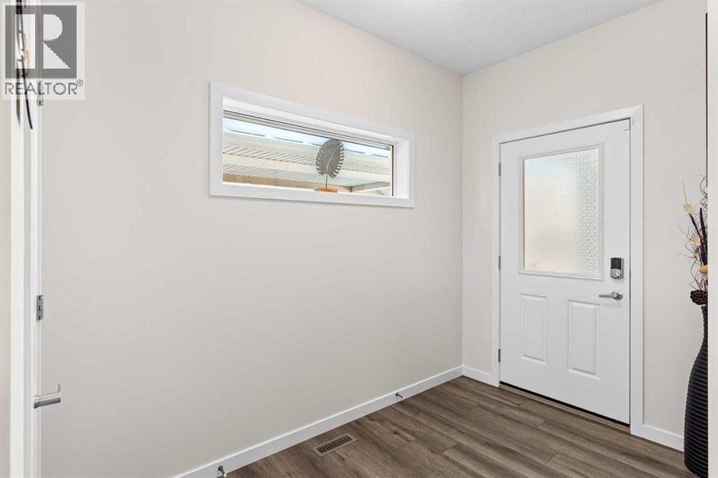 492 Chinook Gate Square SW