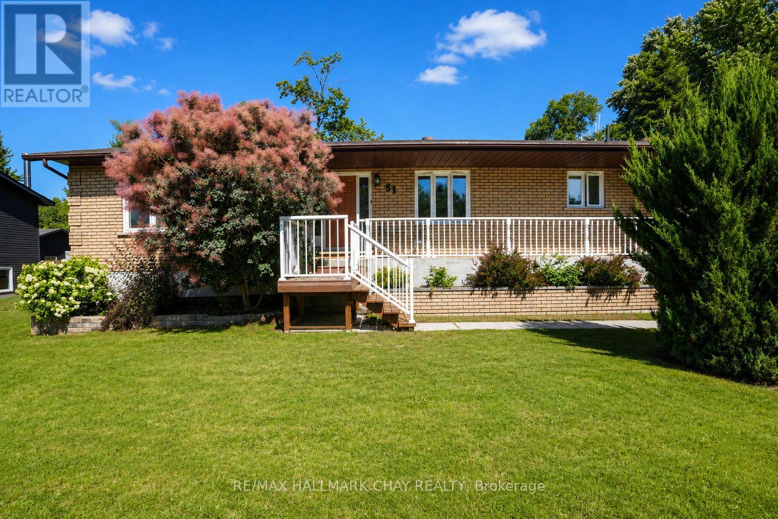 51 INDIANOLA CRESCENT