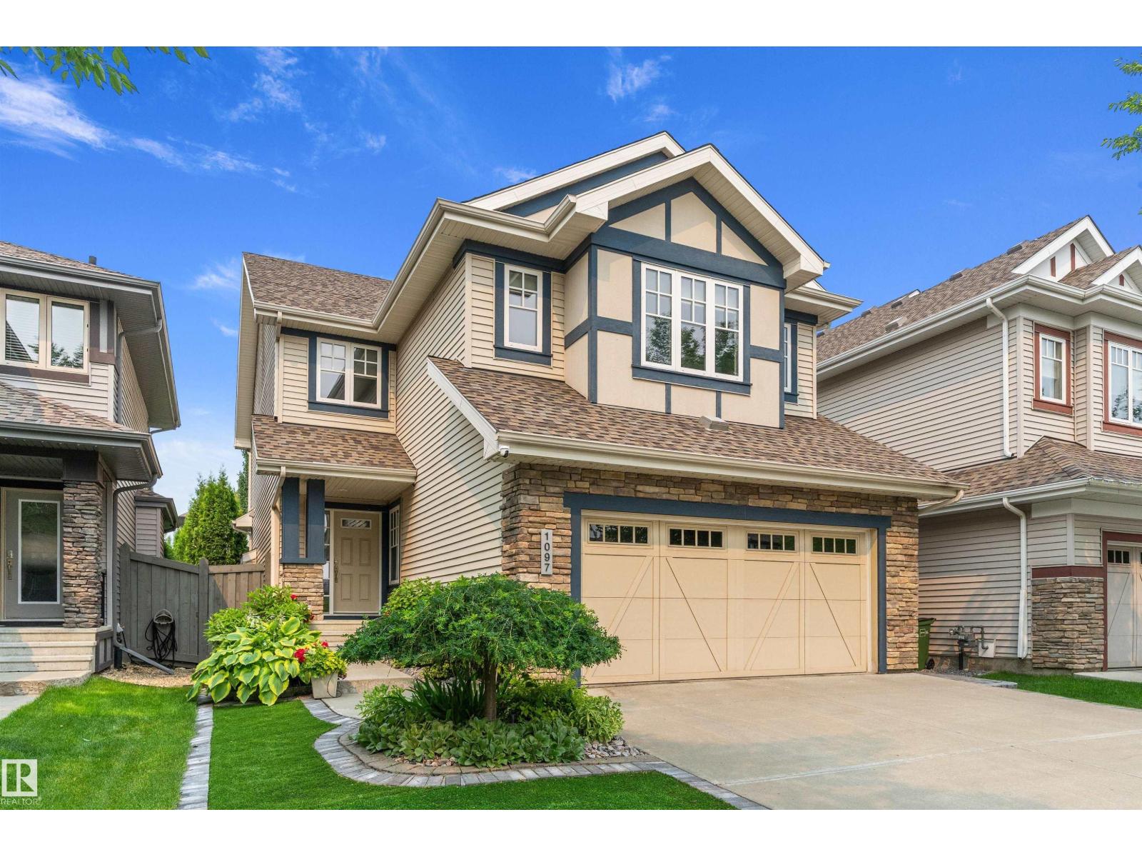 1097 ARMITAGE CR SW