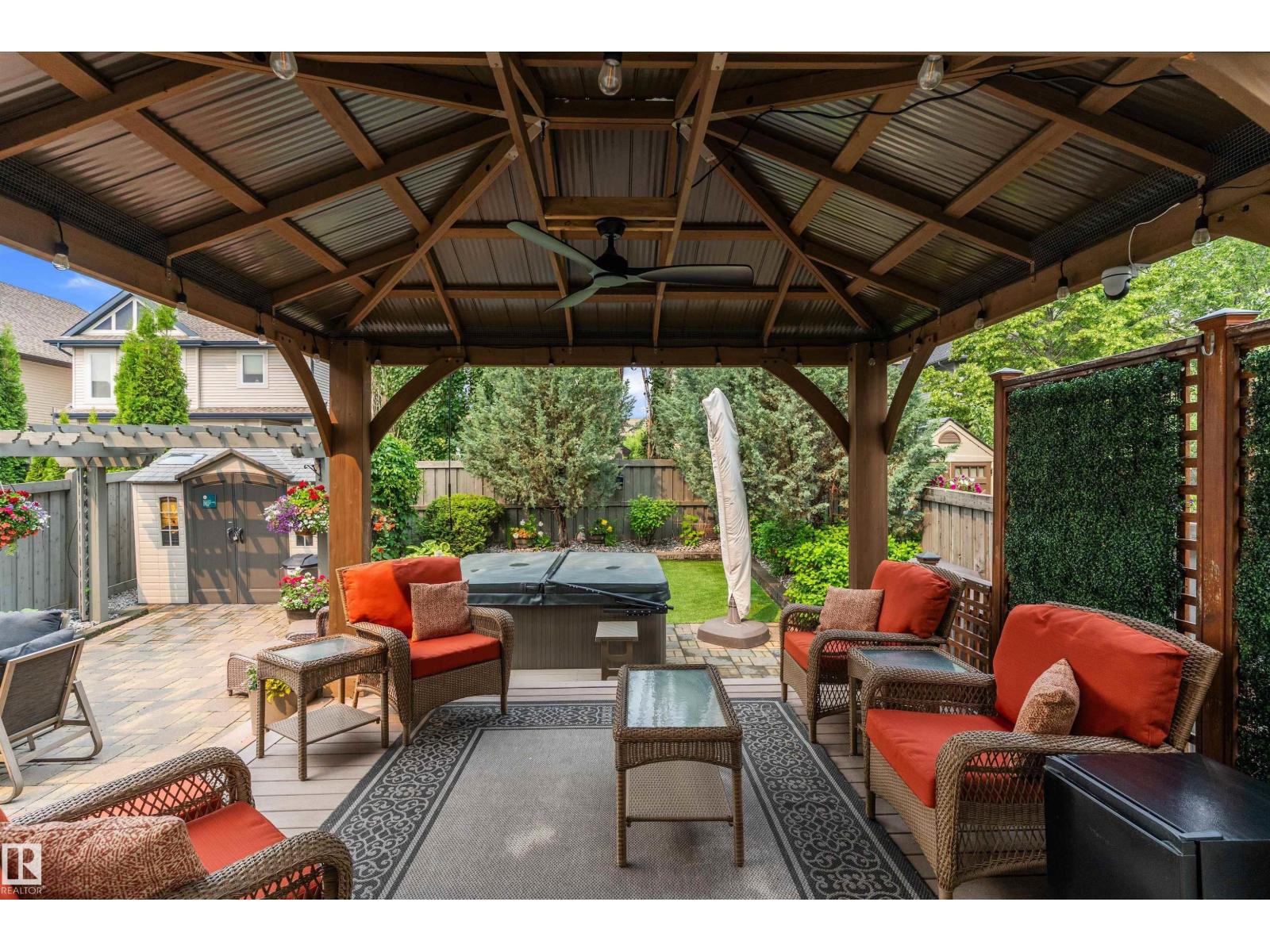 1097 ARMITAGE CR SW