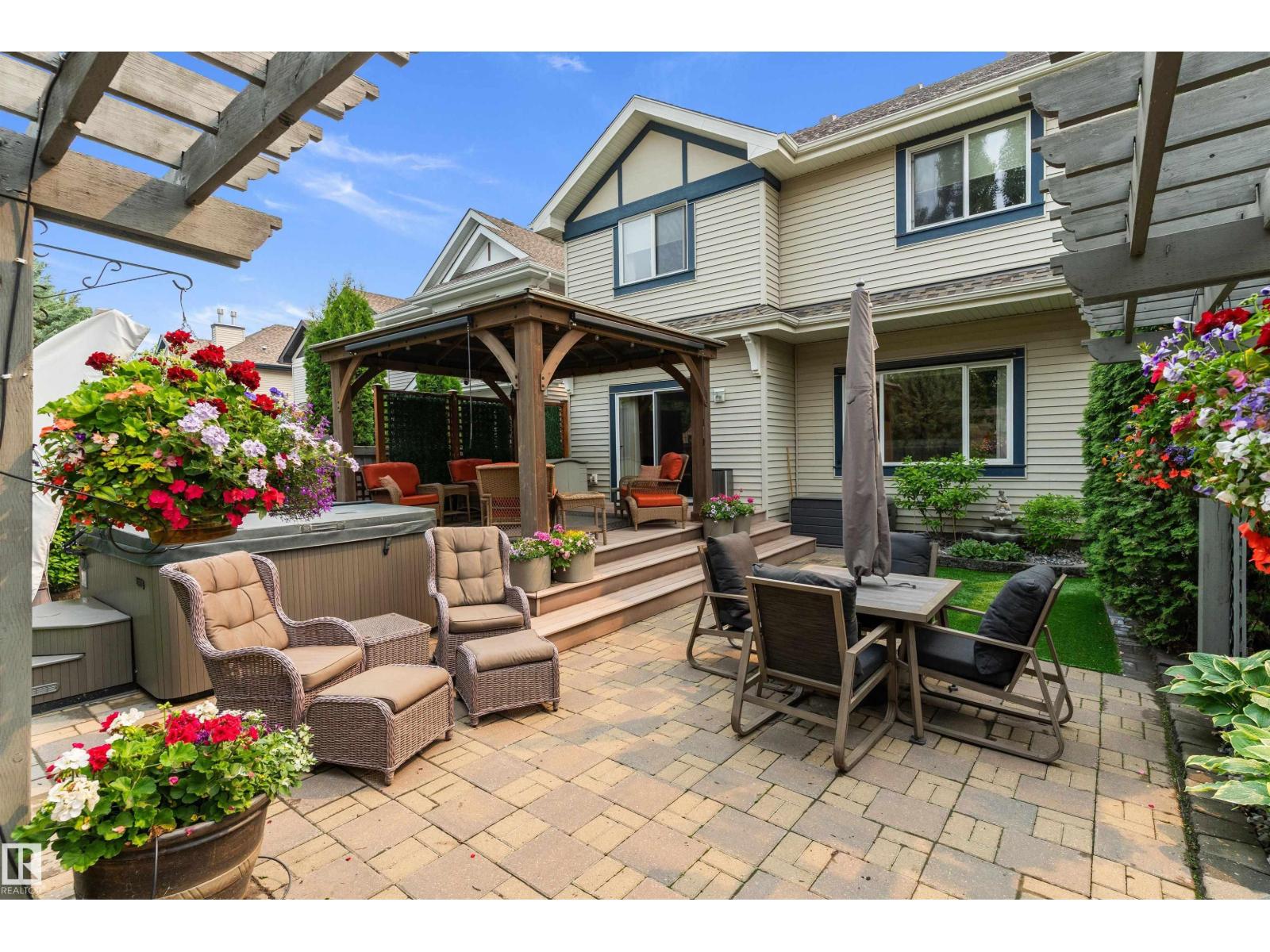 1097 ARMITAGE CR SW