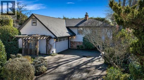 449 Victoria Ave Oak Bay BC V8S4M7