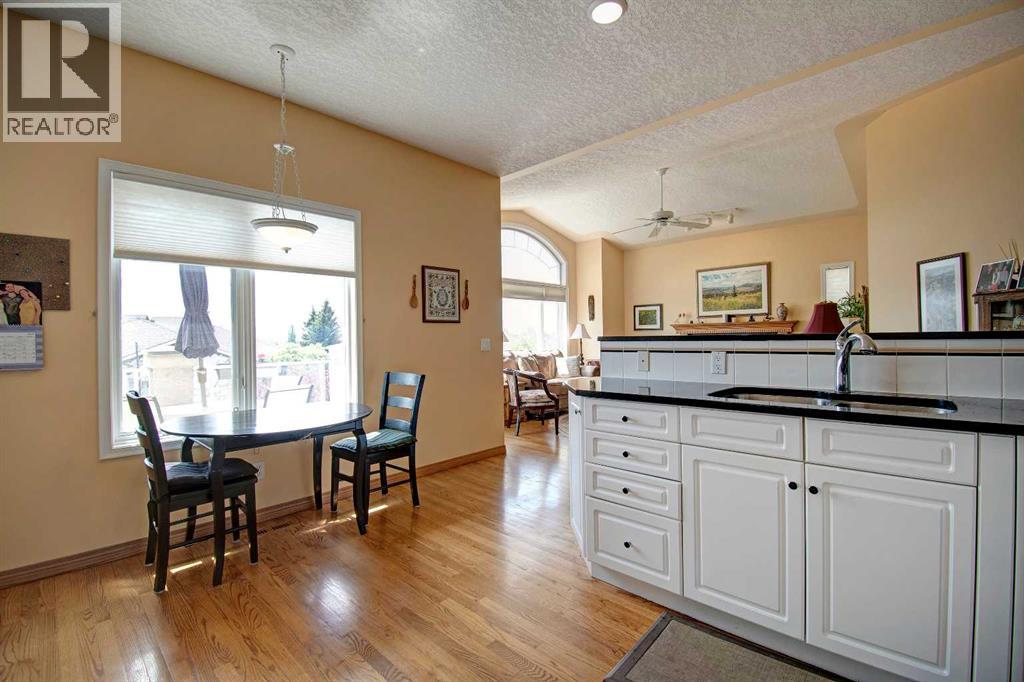 58, 99 Christie Point SW