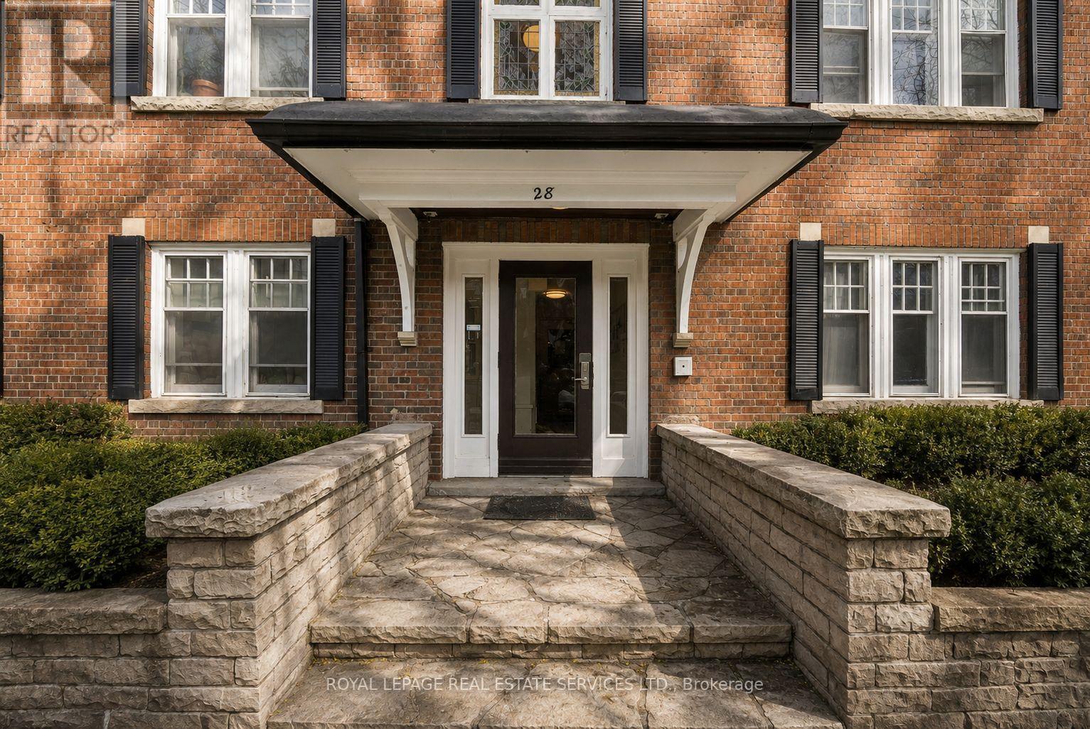 28 MACPHERSON AVENUE