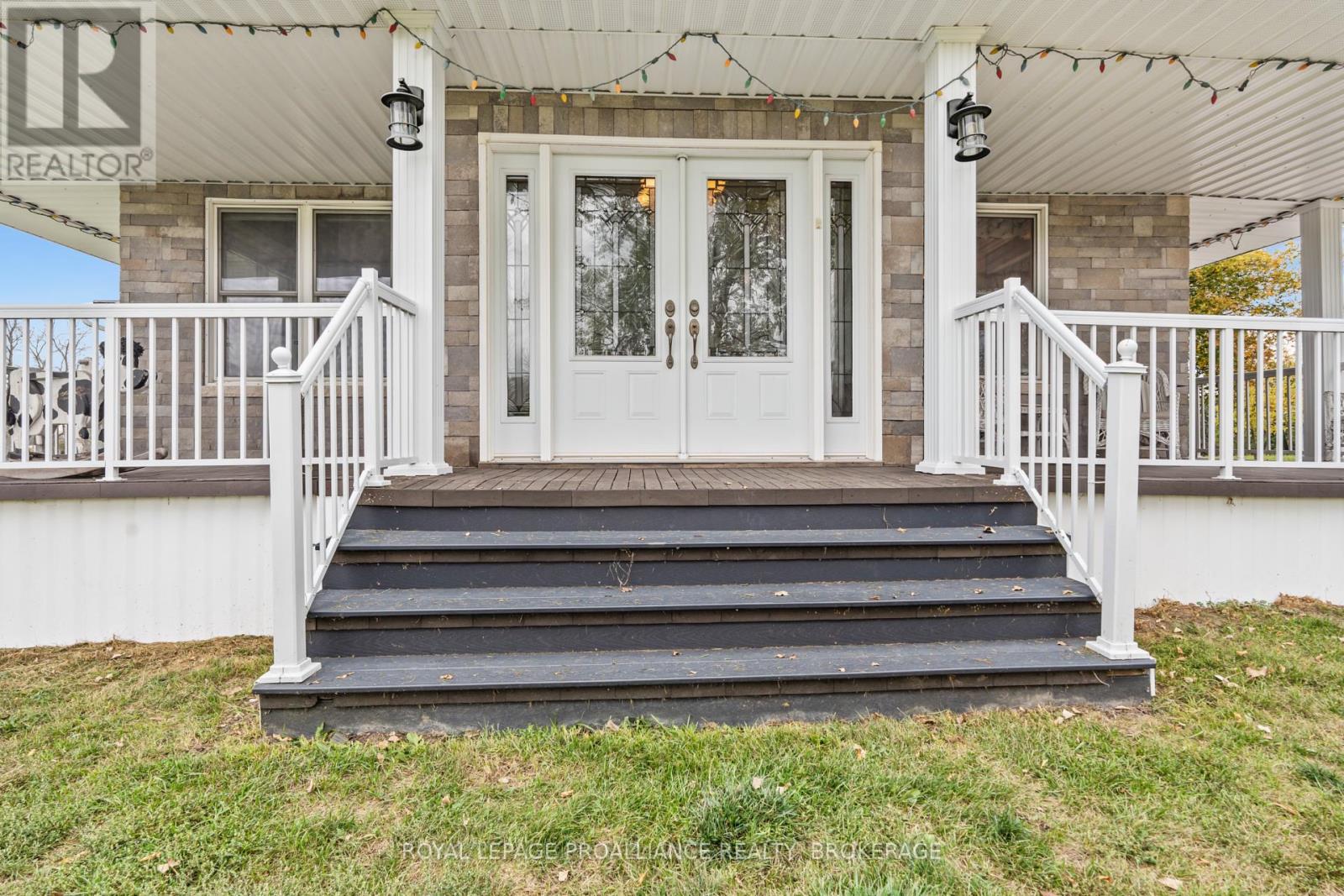 1551 COUNTY ROAD 1 E