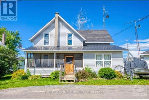 12 CIRCLE DRIVE Rideau Lakes ON K0G1E0