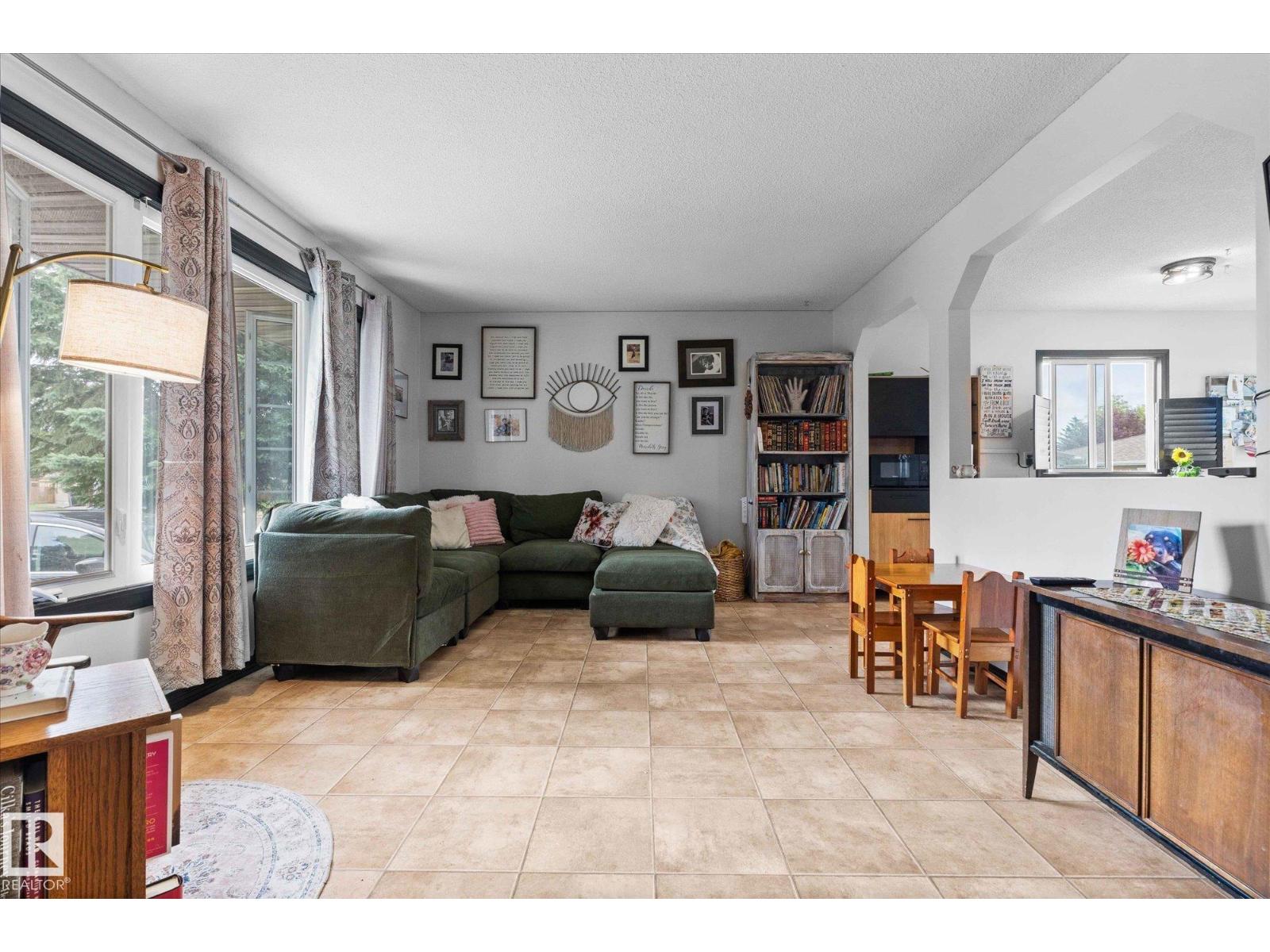 44 GARDEN VALLEY DR