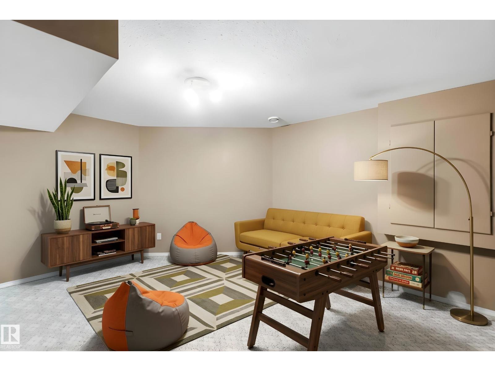 #9 3811 85 ST NW