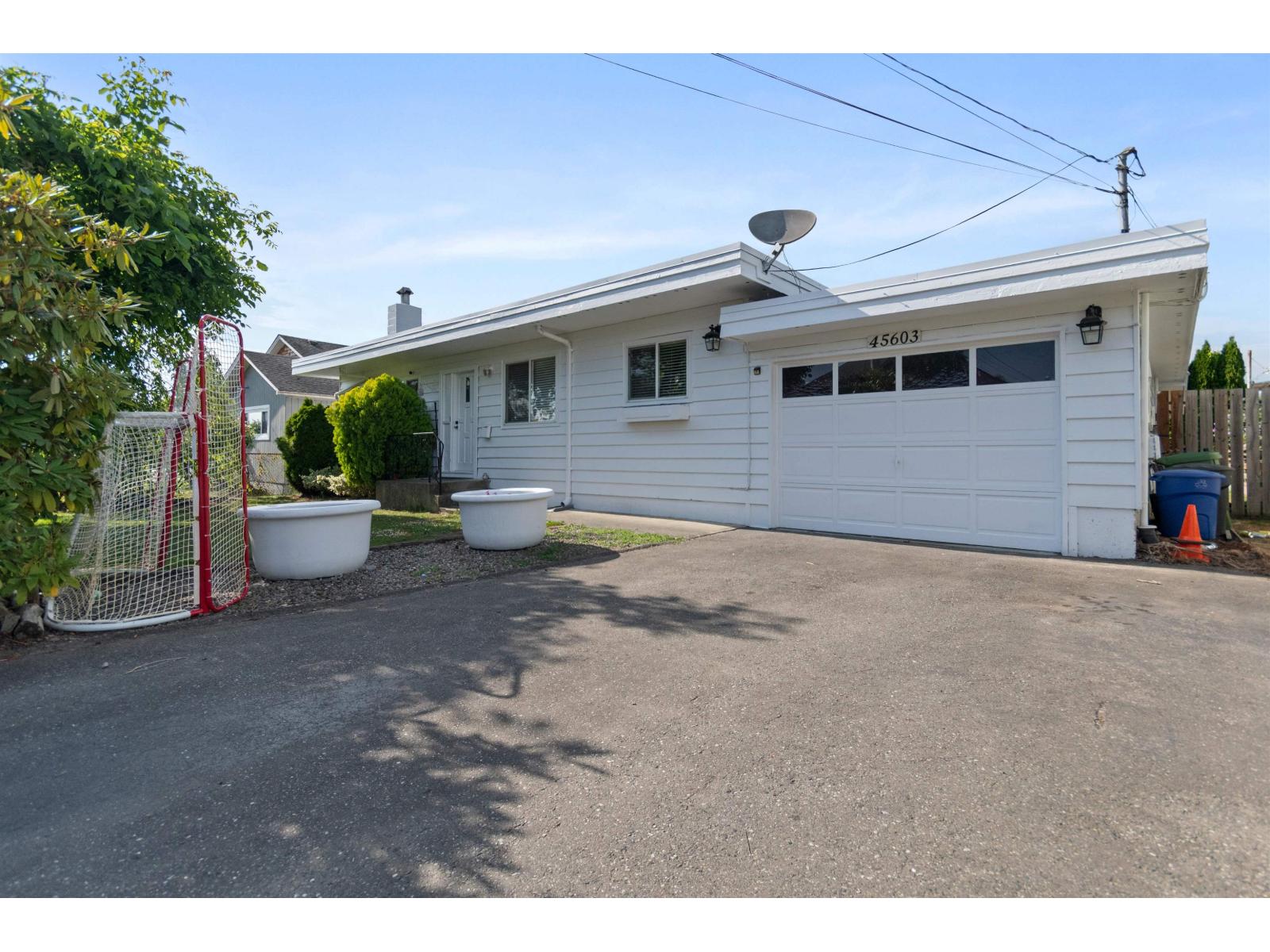 45603 REECE AVENUE|Chilliwack Proper West