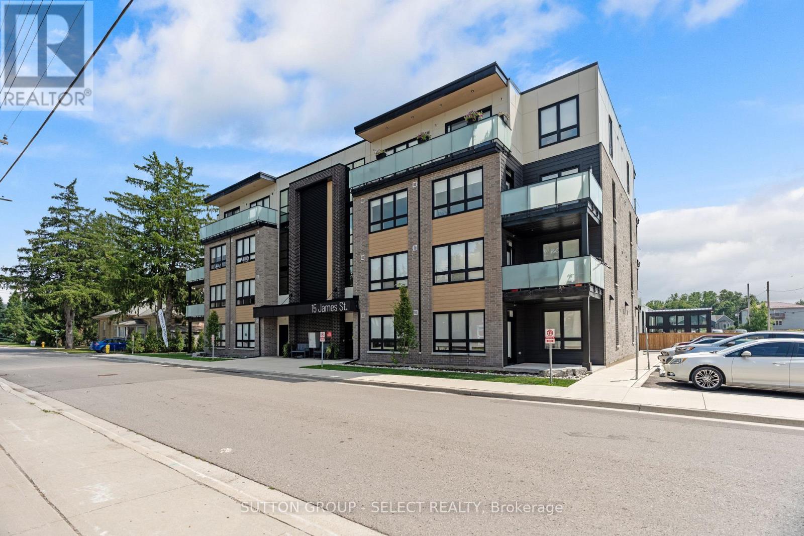 402 - 15 JAMES STREET