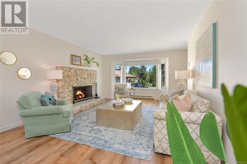 4372 Vanguard Pl Saanich BC V8Z6X3