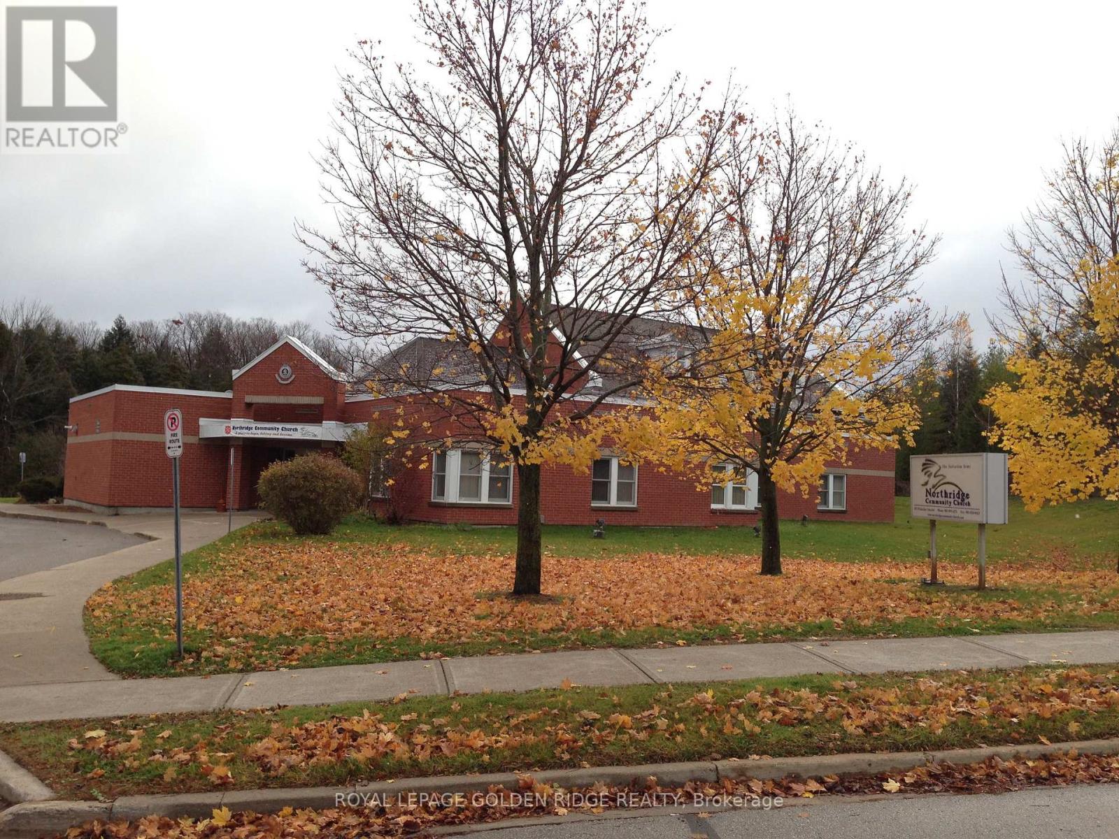 415 PICKERING CRESCENT