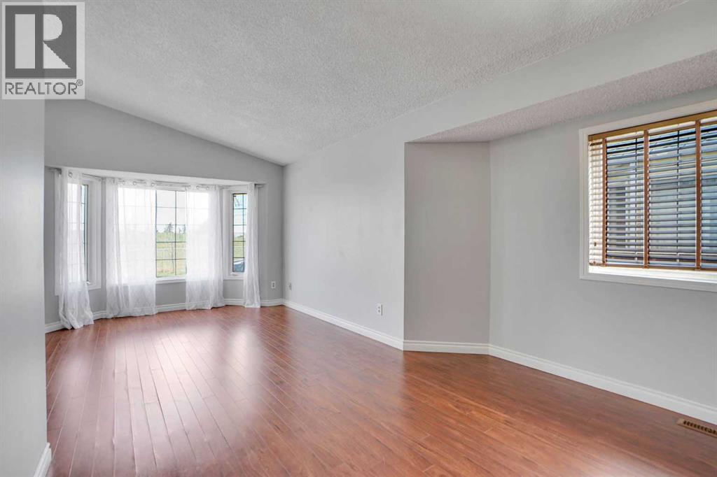 336 Whitworth Way NE