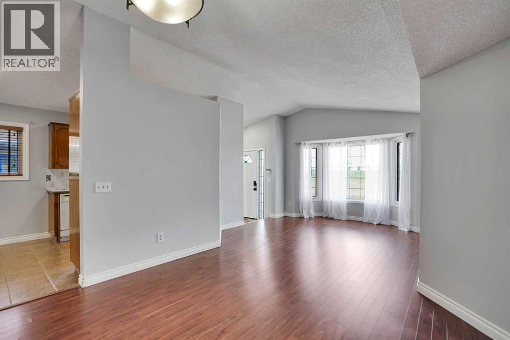 336 Whitworth Way NE