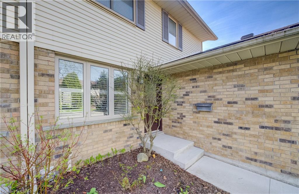 375 KINGSCOURT Drive Unit# 35