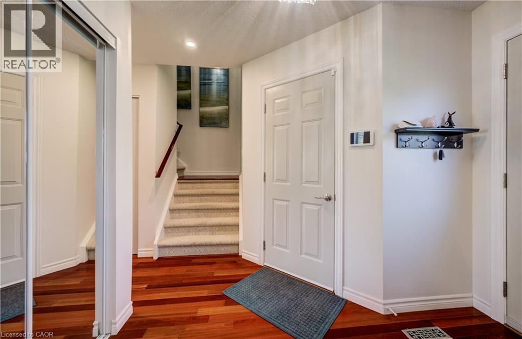 375 KINGSCOURT Drive Unit# 35
