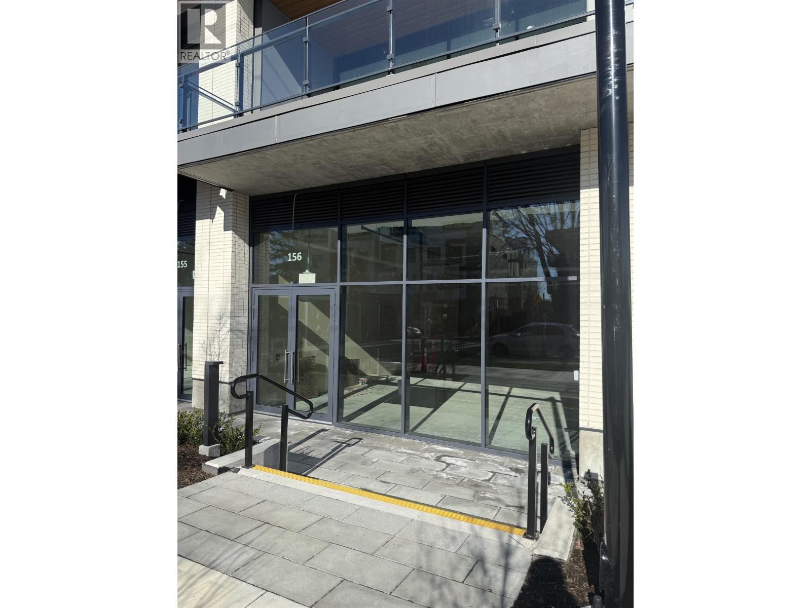 156 422 E 3RD STREET