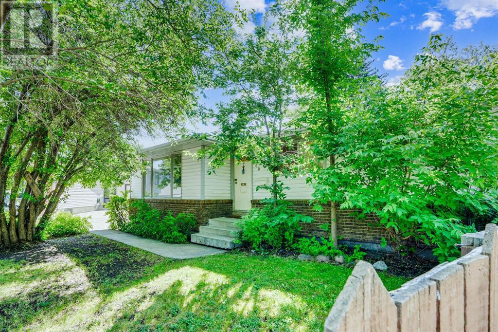 960 Lysander Drive SE