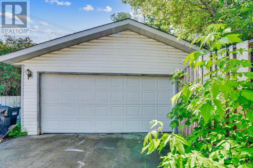 960 Lysander Drive SE