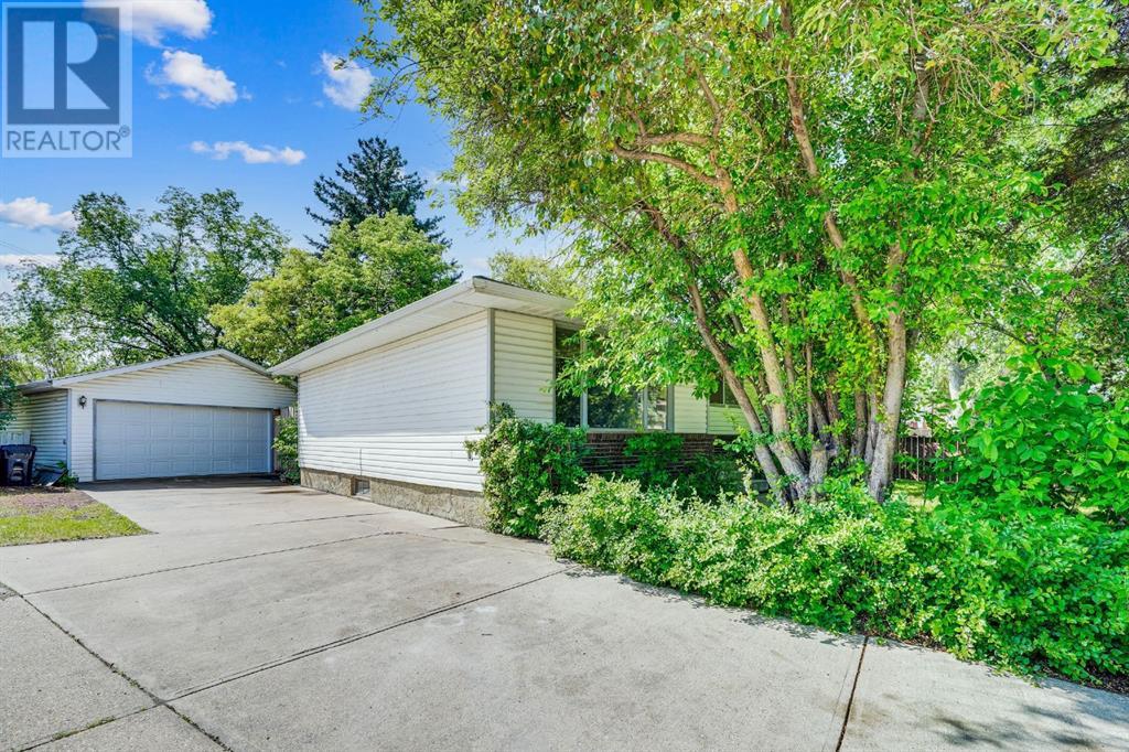 960 Lysander Drive SE