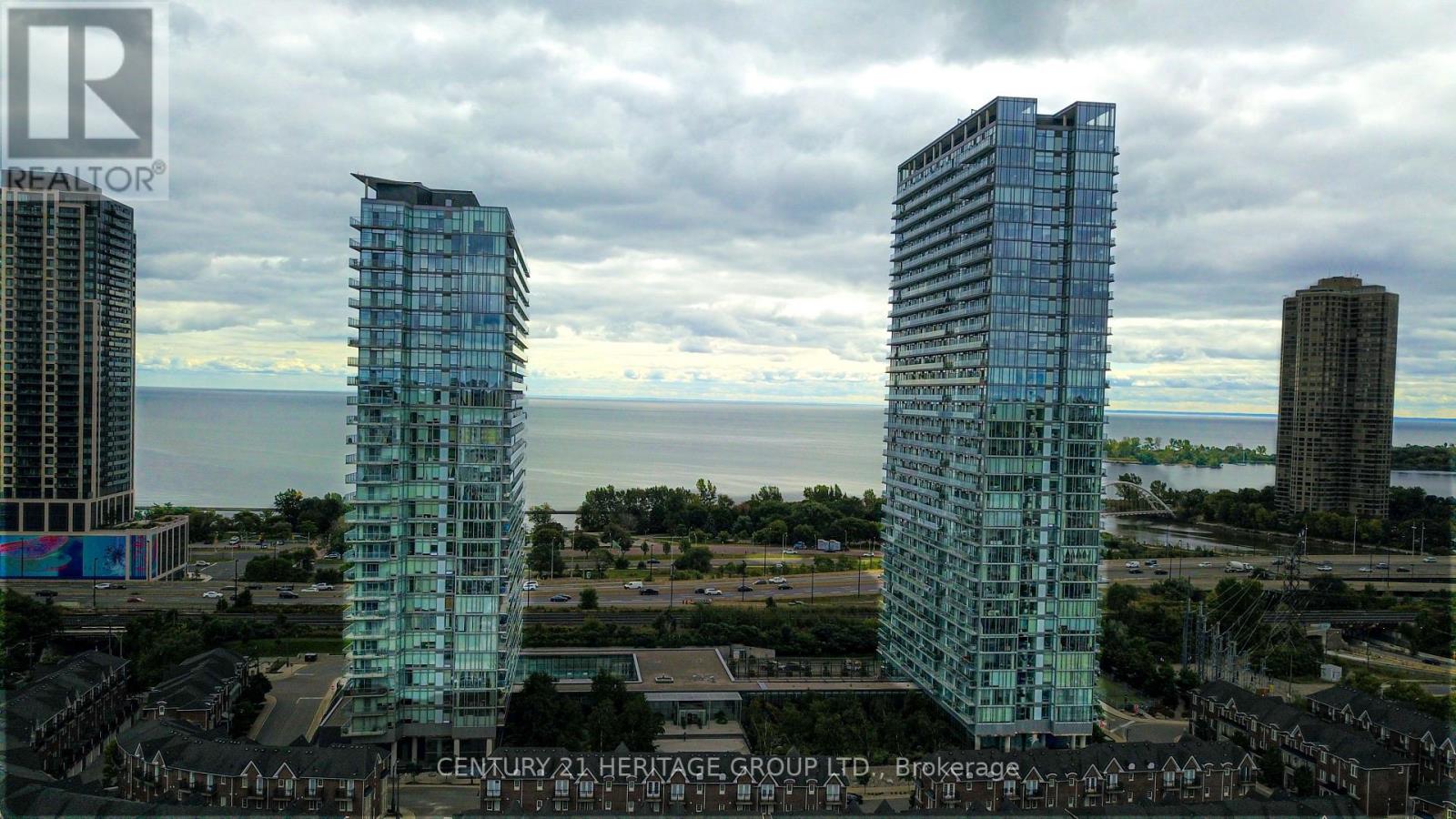 Photo 1 of 34 — 103 The Queensway 1909, Toronto, ON M6S5B3