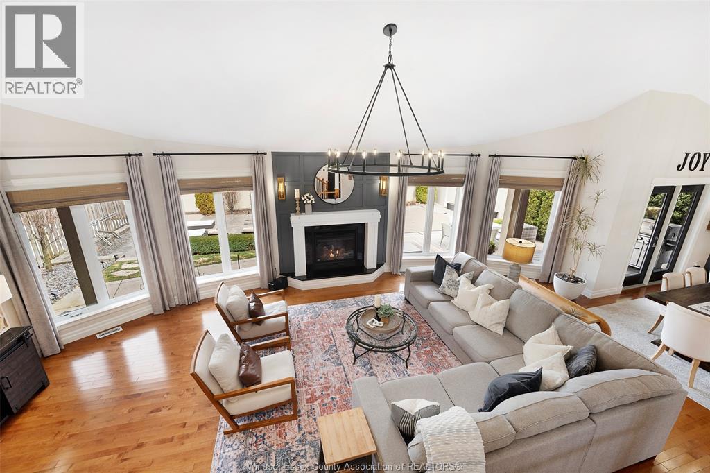 2300 LOVELL CRESCENT