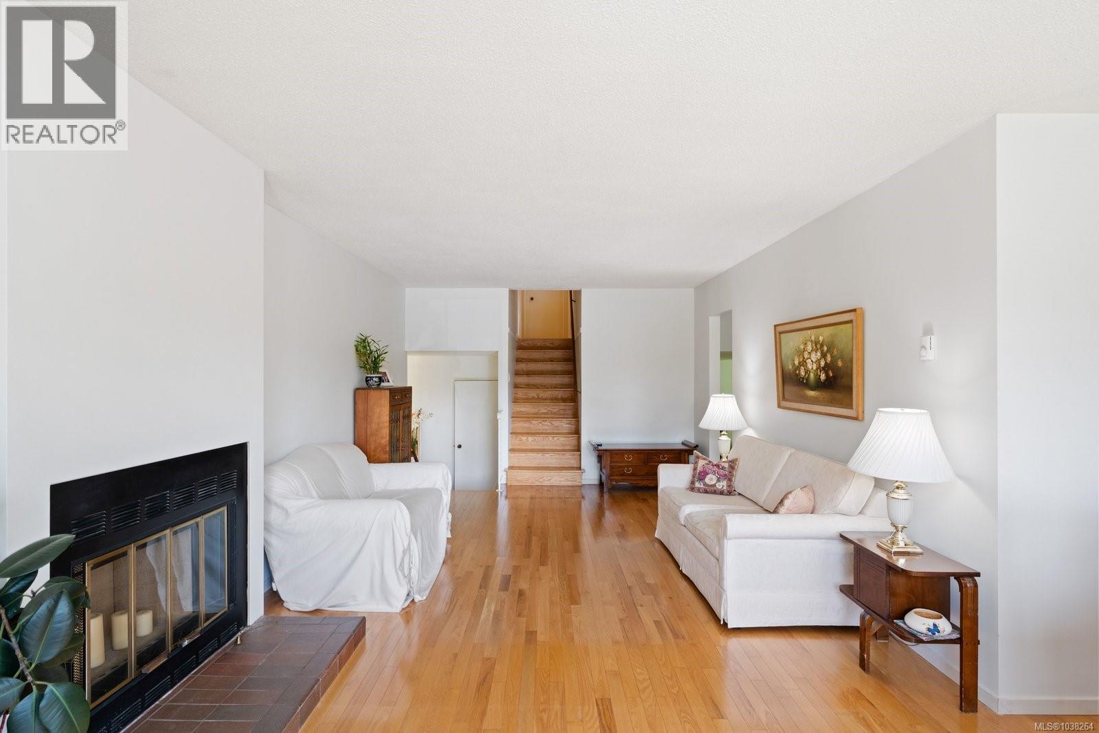 764 Mann Ave