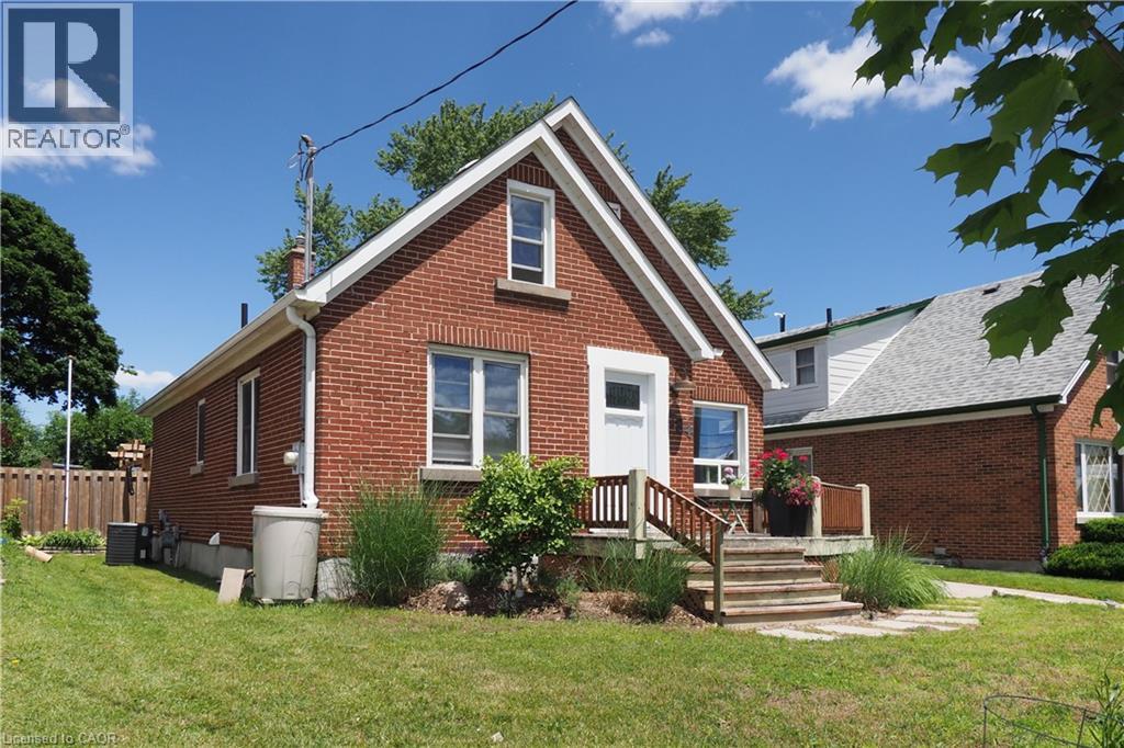 784 ELIZABETH Street