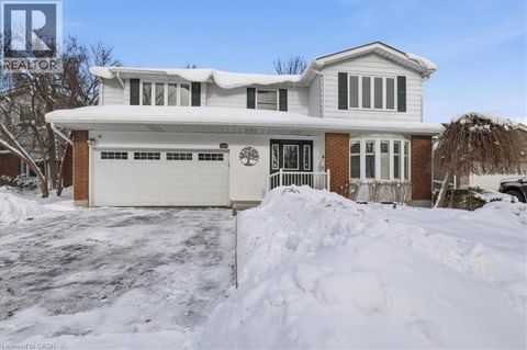 457 STILLMEADOW Circle Waterloo ON N2L5M1