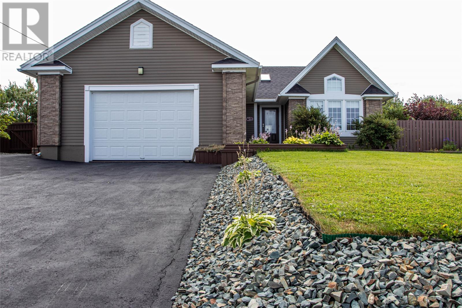 Photo 1 of 32 — 6 Heath Crescent, Bonavista, NF A0C1B0