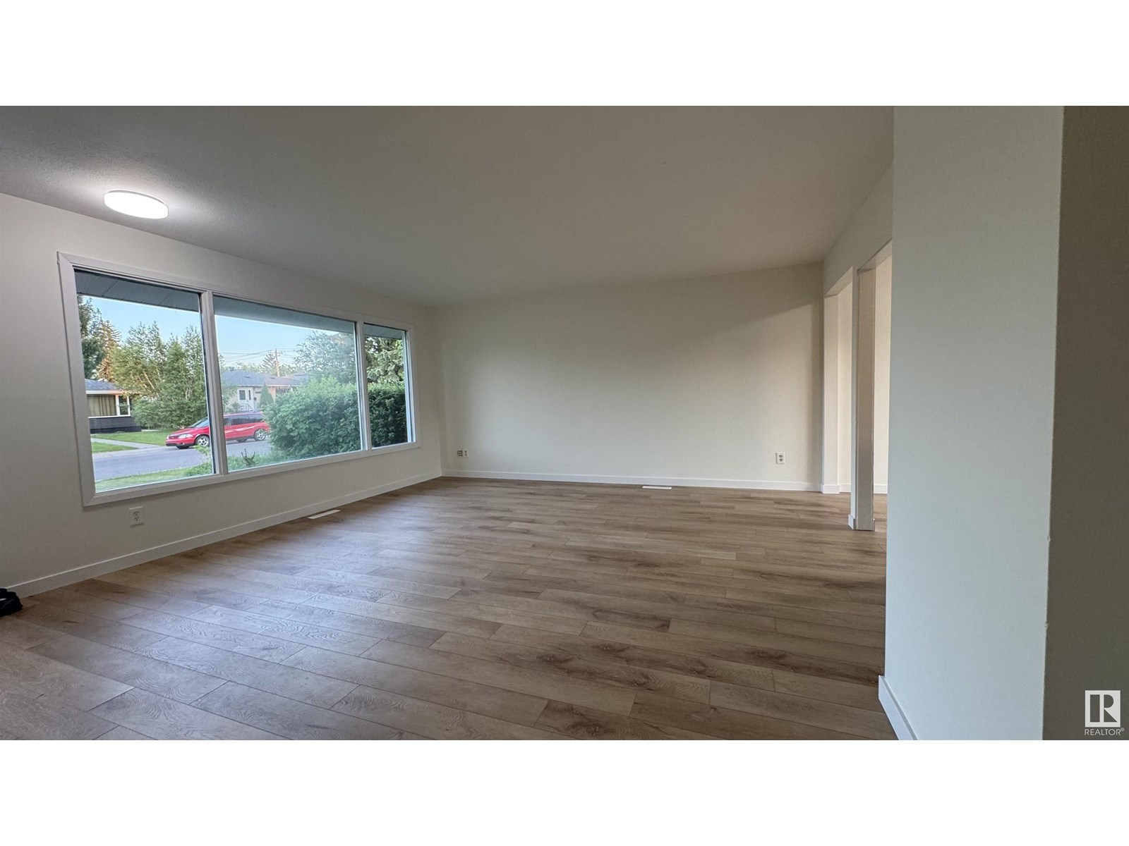 12916 135 ST NW