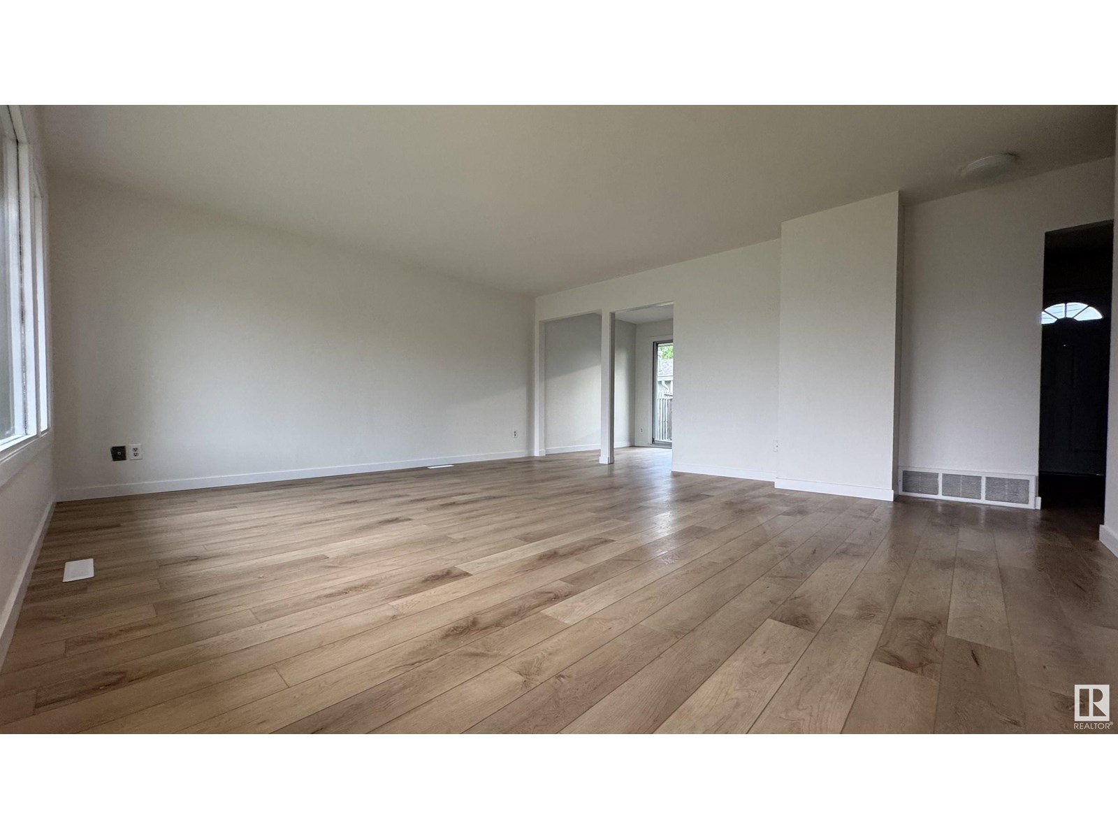12916 135 ST NW