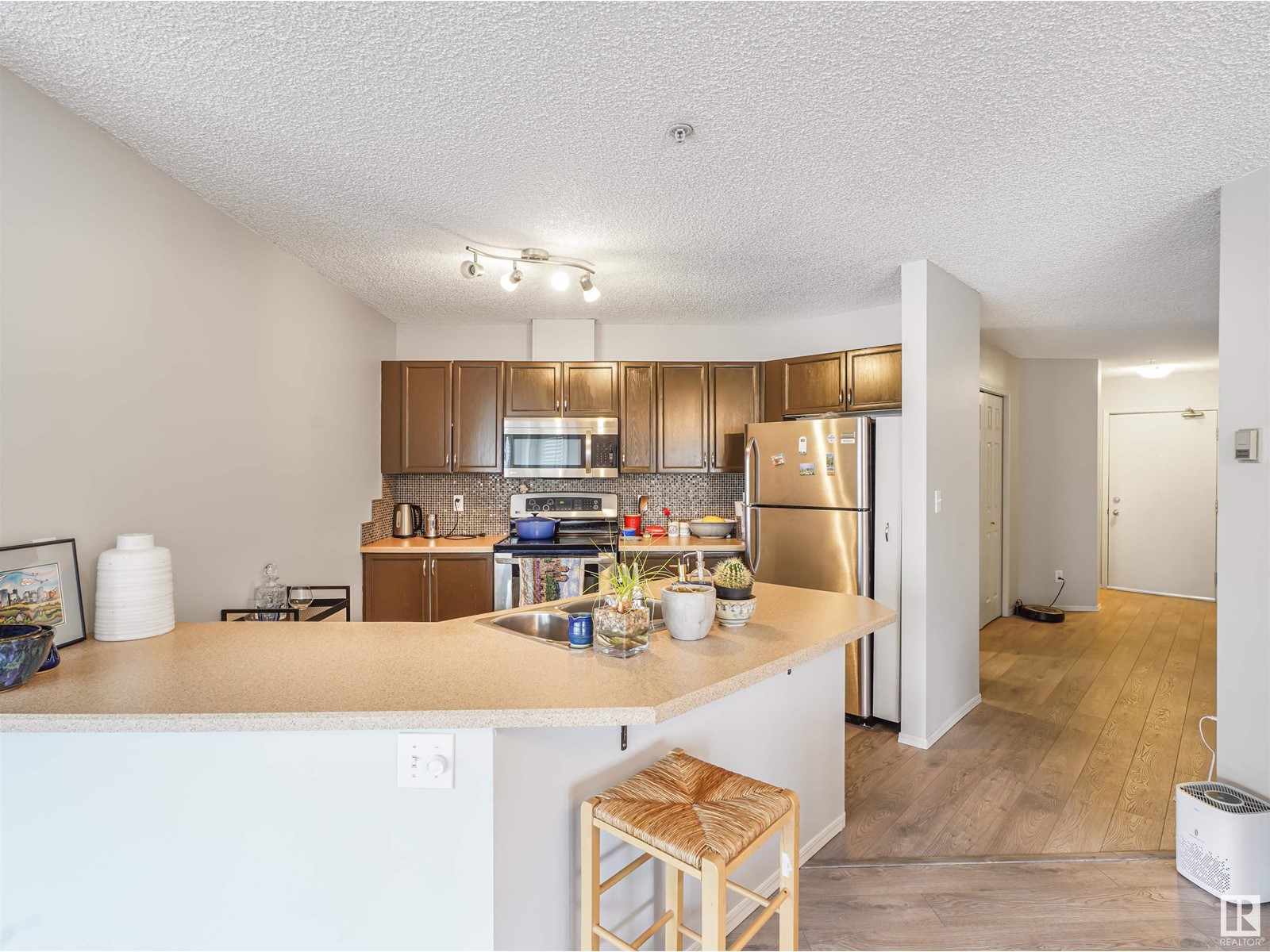 #306 9905 112 ST NW