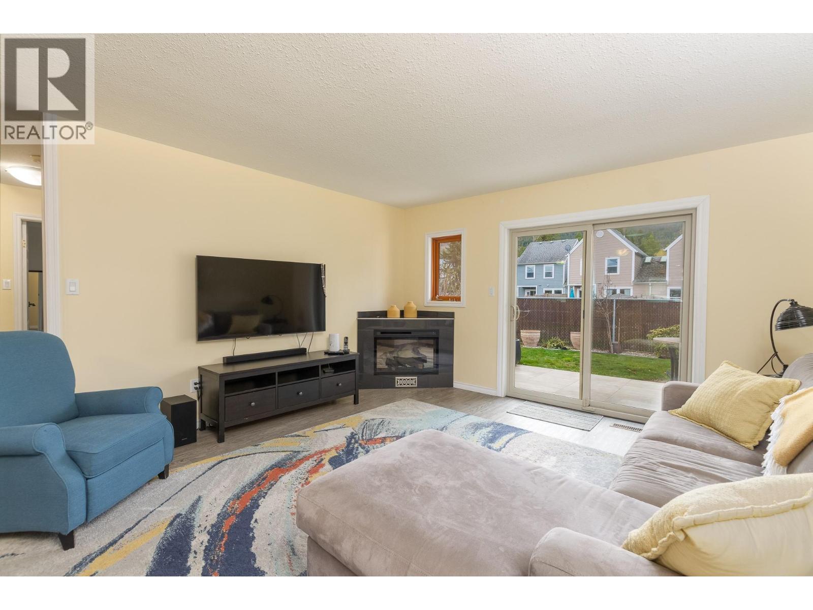 151 8 Avenue SW Unit# 11